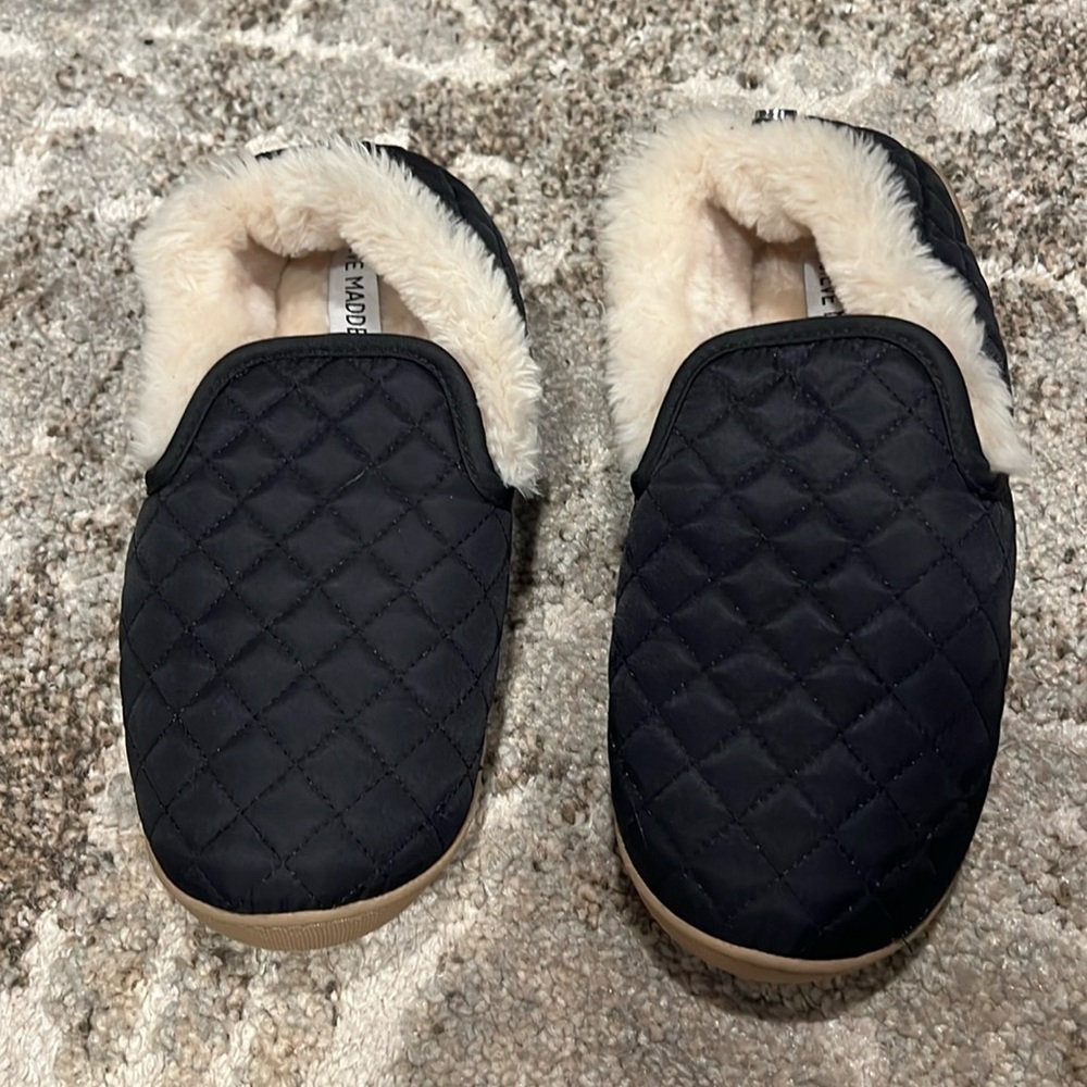 Steve Madden slip ons